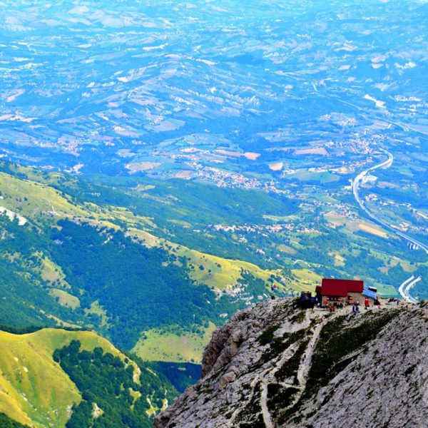 trekking di piu giorni corno grande