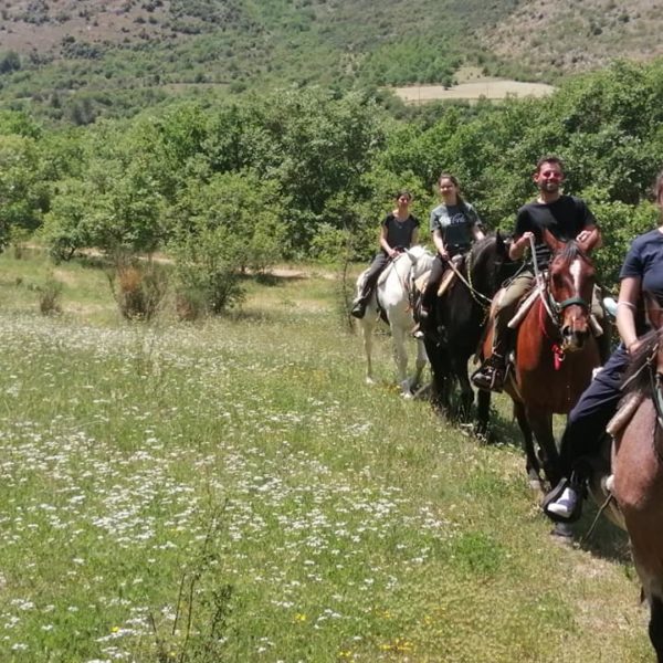 escursione a cavallo tirino