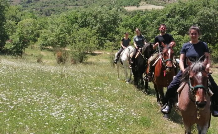 escursione a cavallo tirino