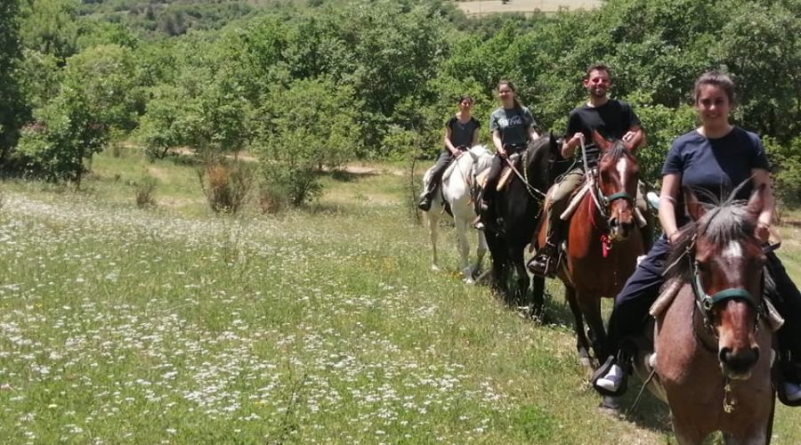 escursione a cavallo tirino