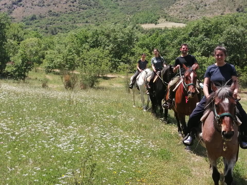 escursione a cavallo tirino