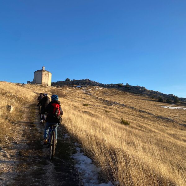 tour abruzzo bici